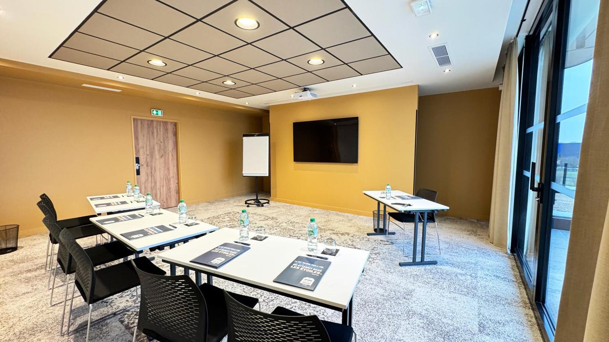 Kyriad Prestige Compiegne Jaux Exterior foto